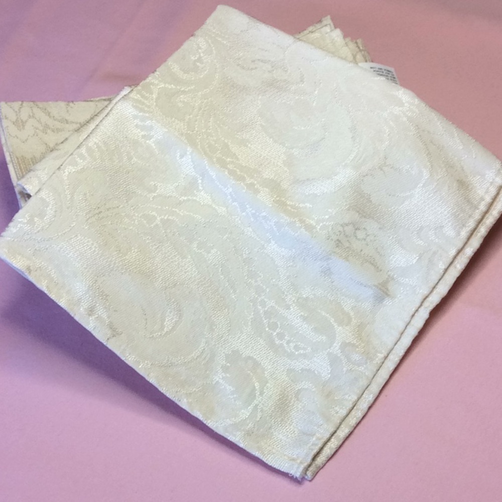 FINAL SALE PRICE Like New W/1 Exception Large Brocade Napkin Set x10